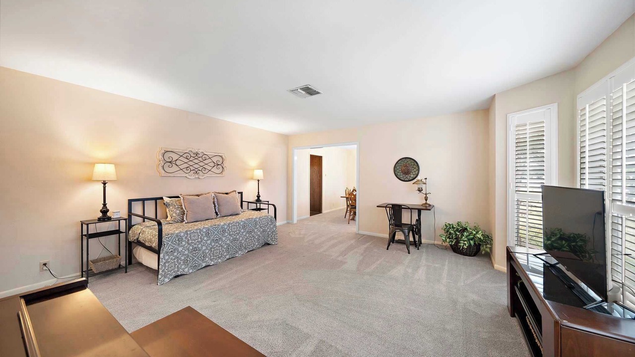Photo of Bedroom in Baytown