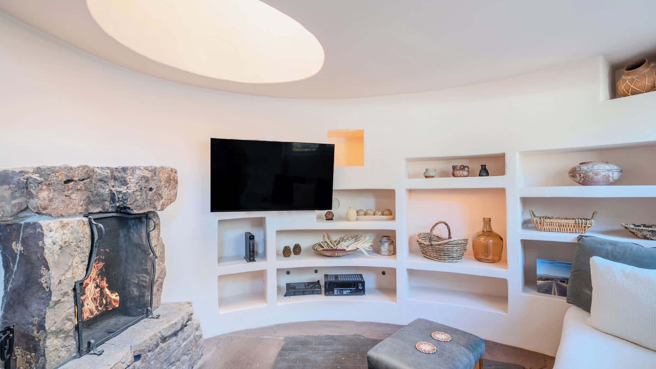 Photo of Livingroom in Historic Eastside