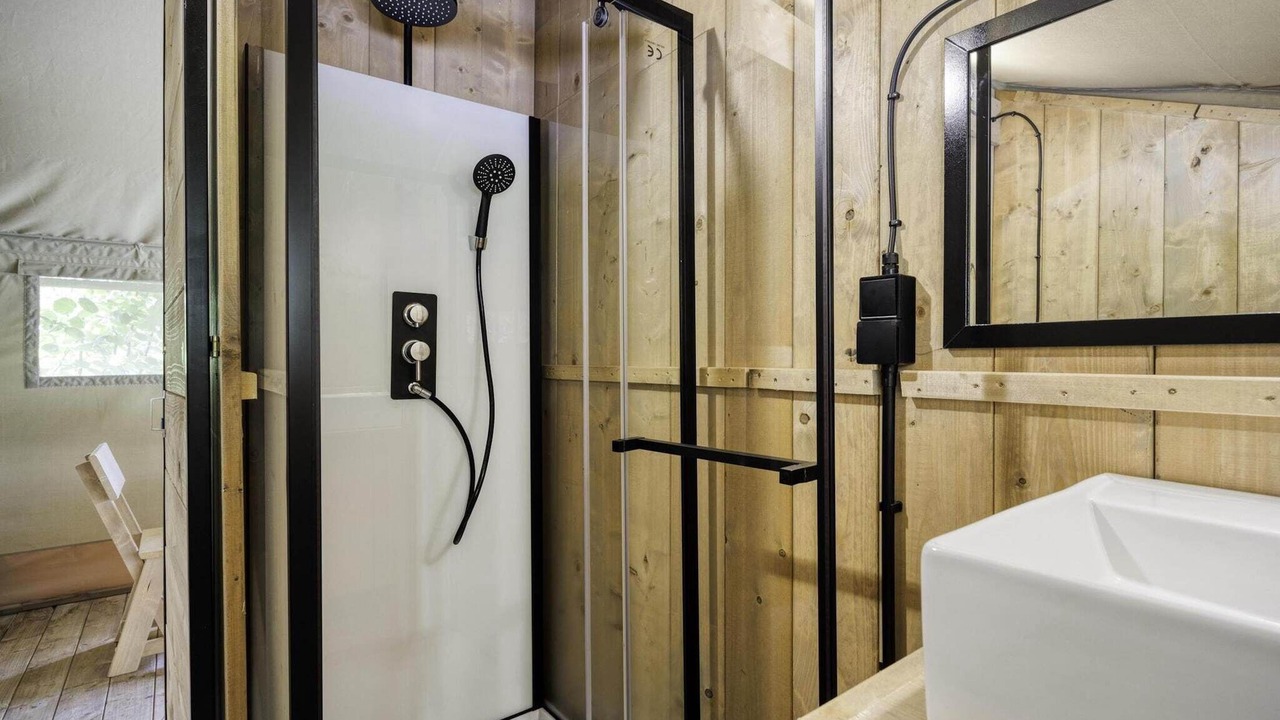 Photo of Bathroom in Signy-lAbbaye