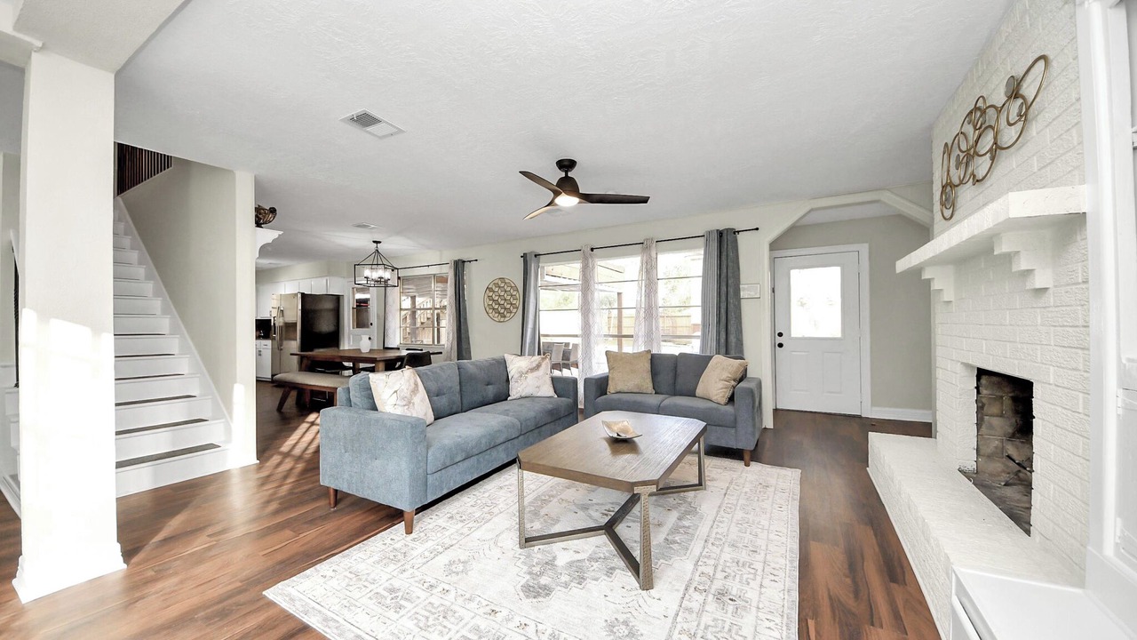 Photo of Livingroom in Grogan's Mill