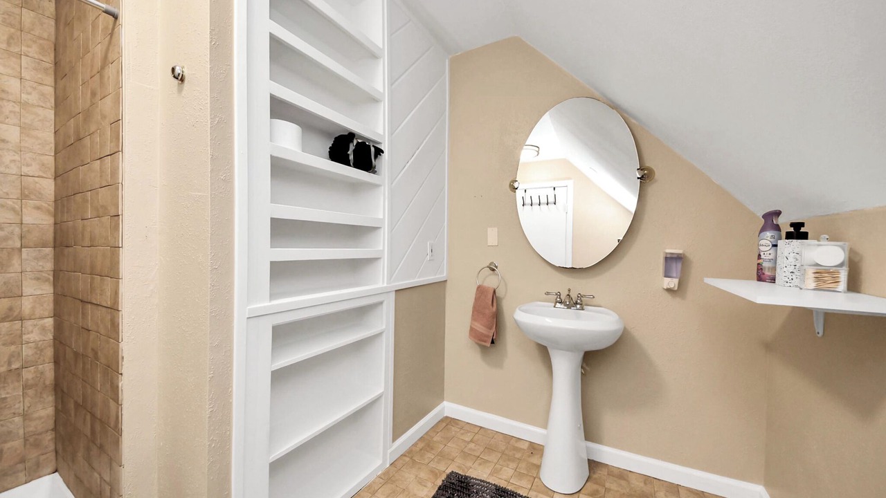 Photo of Bathroom in Grogan's Mill