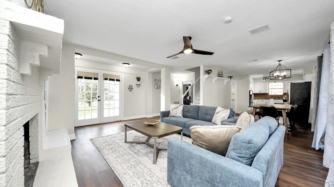 Photo of Livingroom in Grogan's Mill