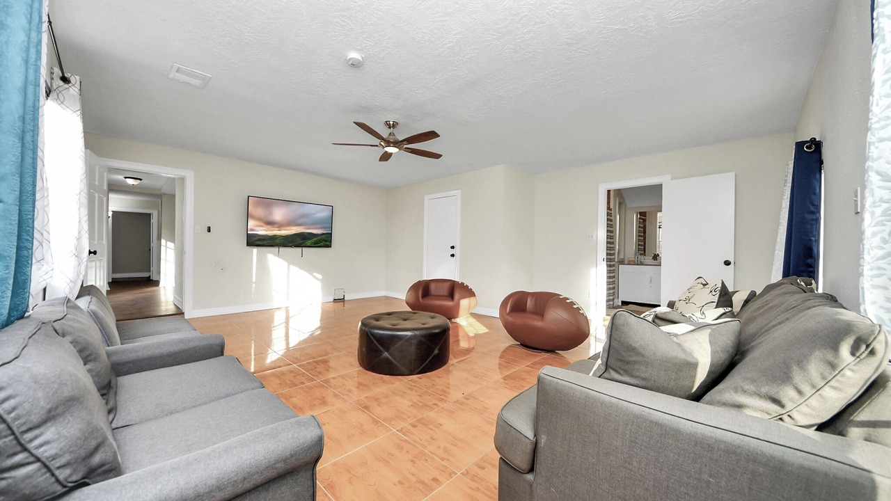 Photo of Livingroom in Grogan's Mill