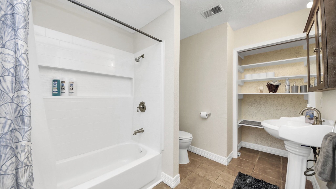 Photo of Bathroom in Grogan's Mill