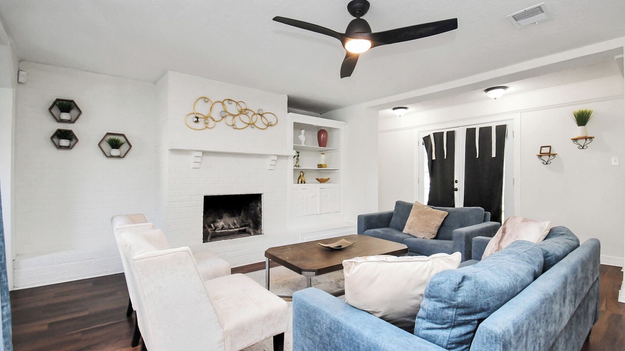 Photo of Livingroom in Grogan's Mill