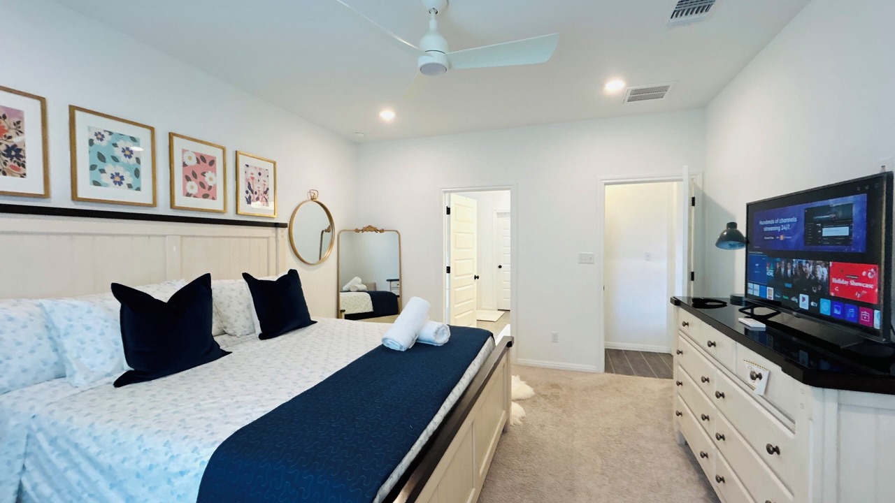 Photo of Bedroom in Manor