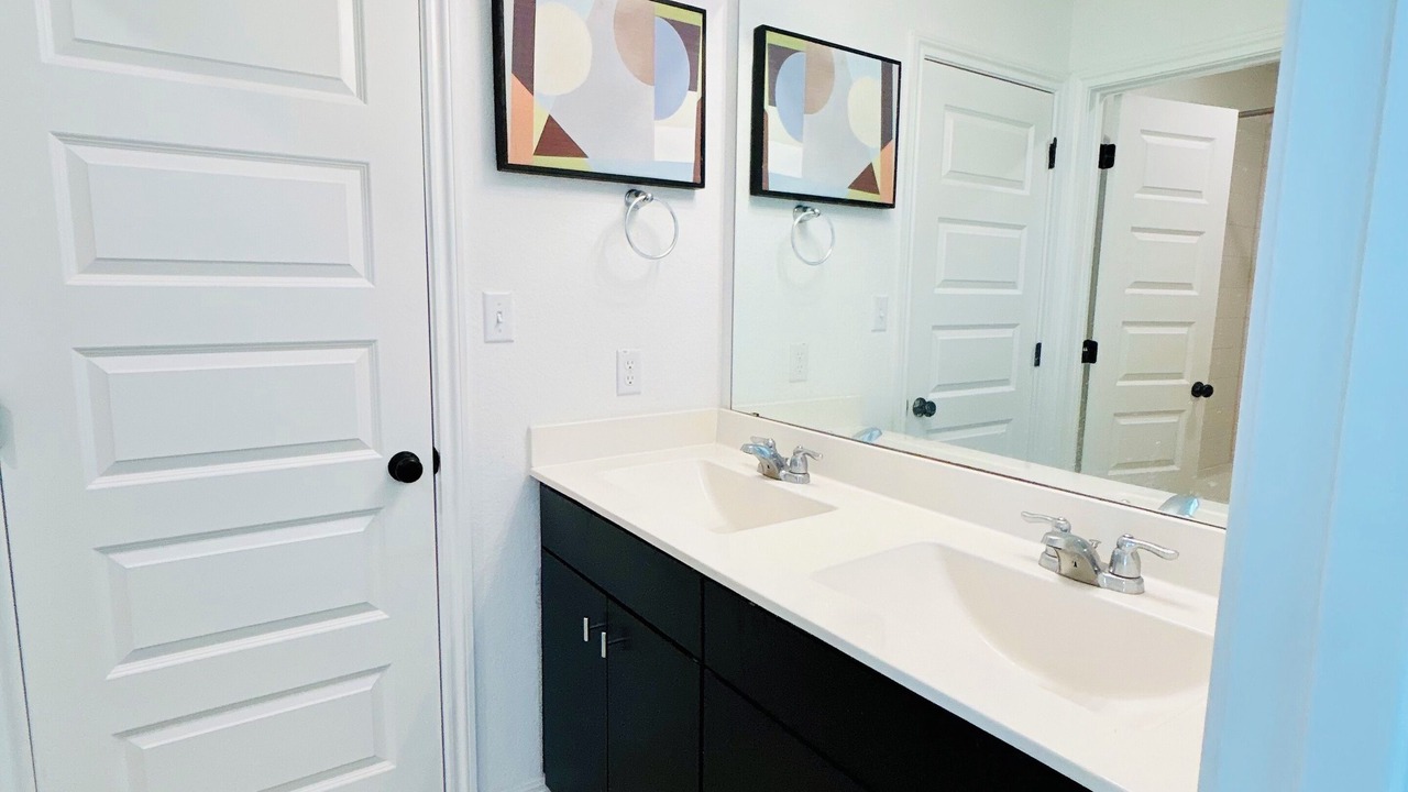 Photo of Bathroom in Manor