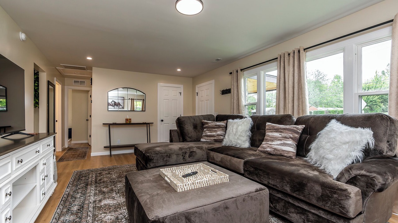 Photo of Livingroom in Lexington