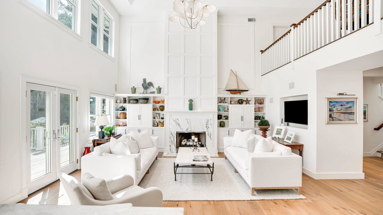 Photo of Livingroom in Northwest Harbor