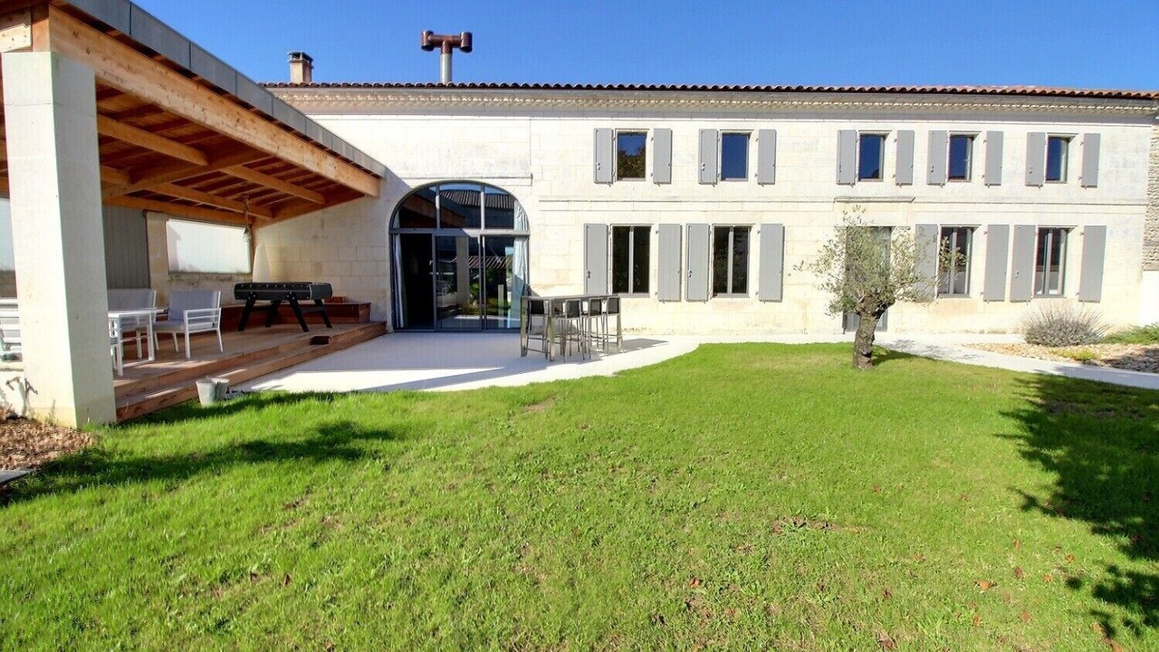 Photo of Outdoor in Colombiers