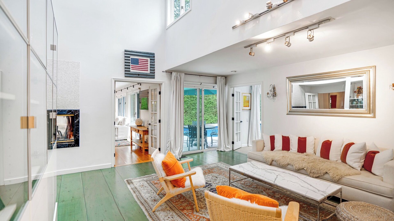 Photo of Livingroom in Water Mill