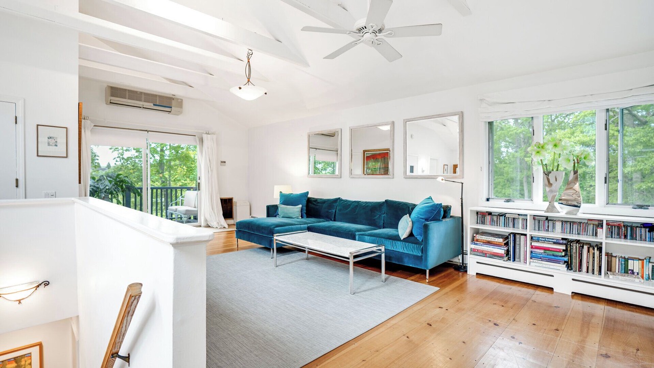 Photo of Livingroom in Water Mill