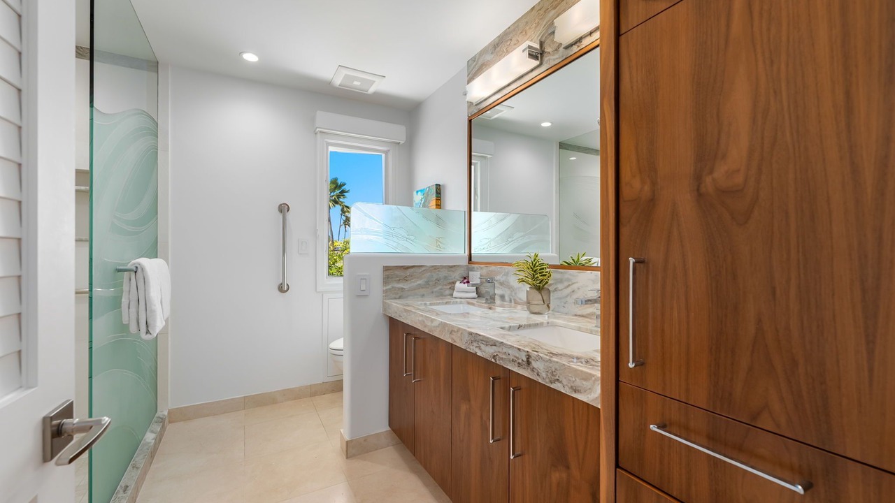 Photo of Bathroom in Lanikai