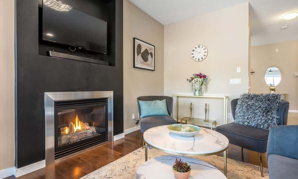 Photo of Livingroom in Southeast Calgary