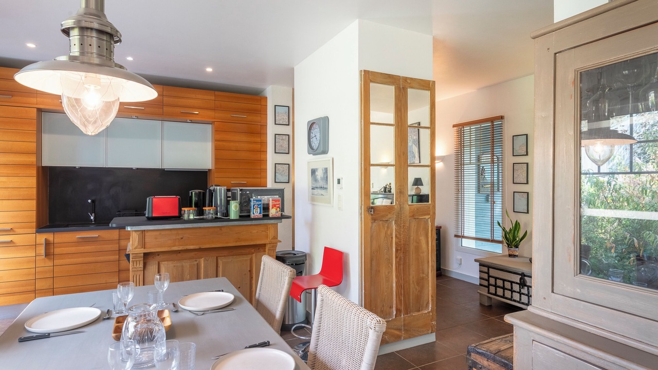 Photo of Others in Crach