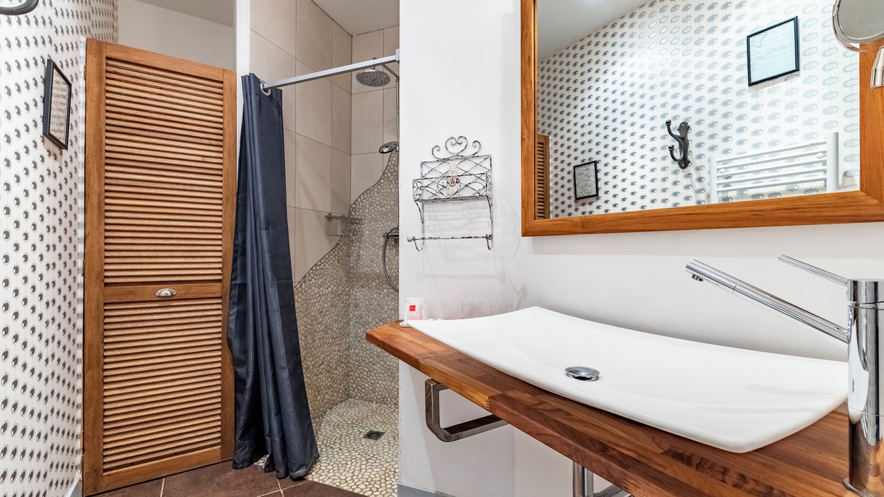 Photo of Bathroom in Crach