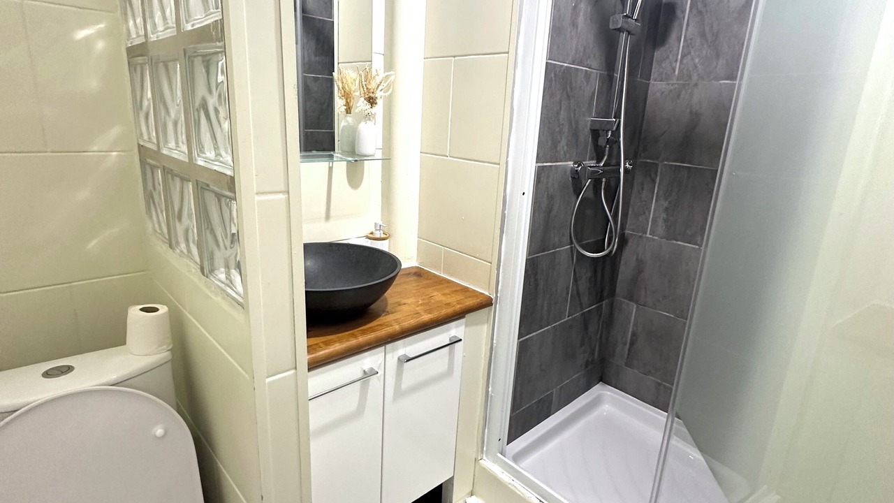 Photo of Bathroom in Longjumeau