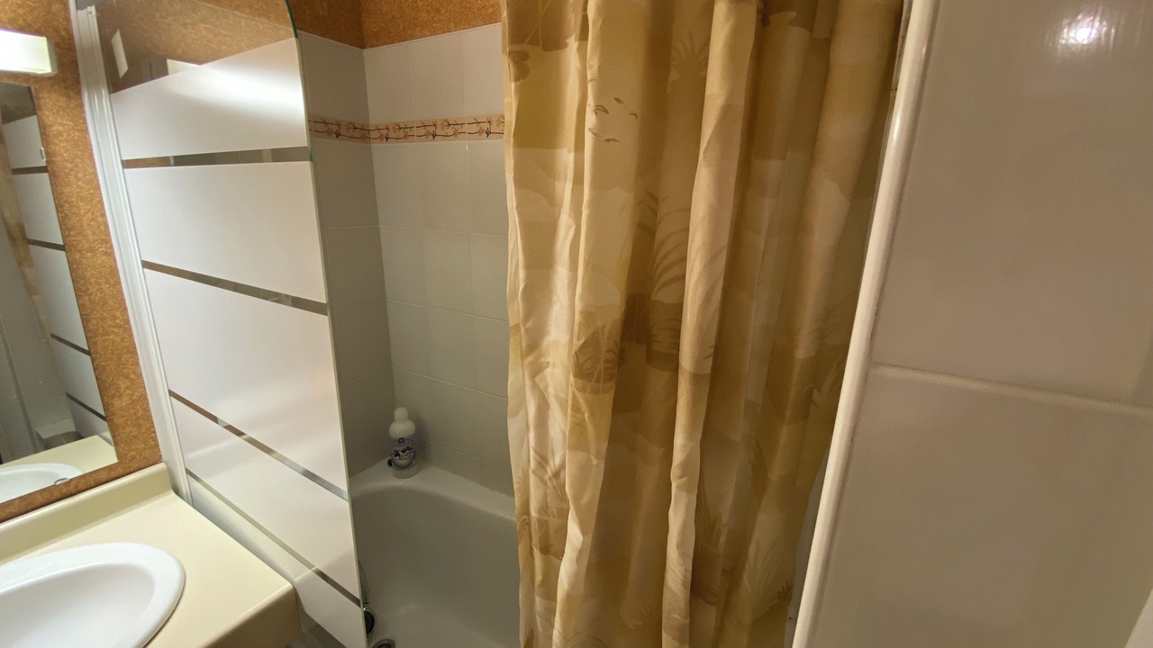 Photo of Bathroom in Eyne 2600