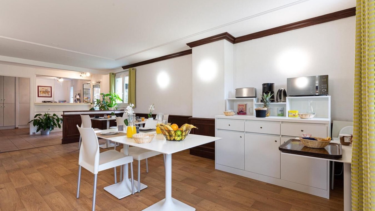 Photo of Others in Le Home