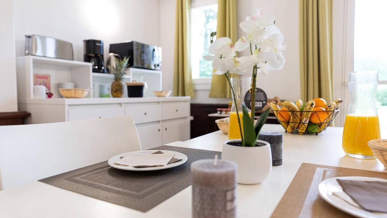 Photo of Others in Le Home