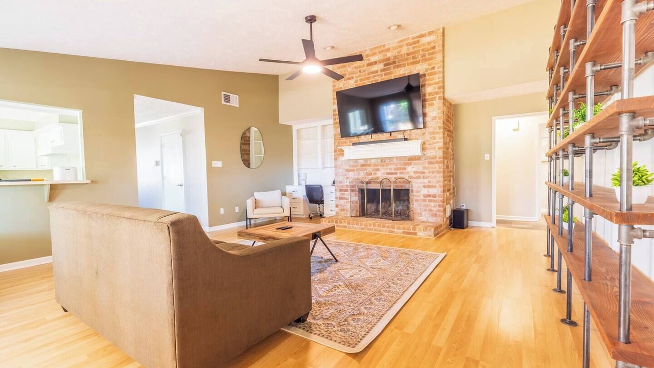 Photo of Livingroom in Meadows Place