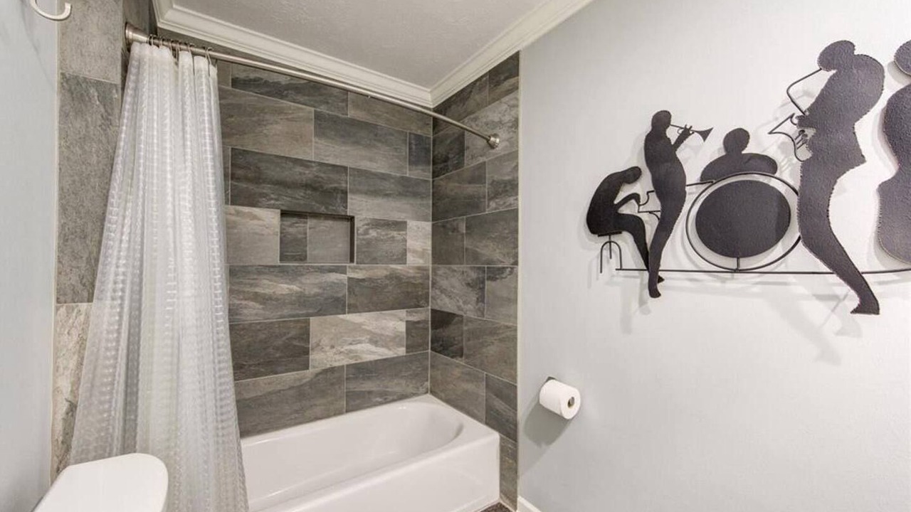 Photo of Bathroom in Meadows Place