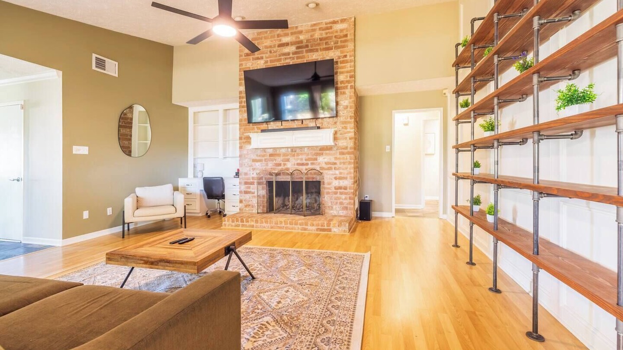 Photo of Livingroom in Meadows Place