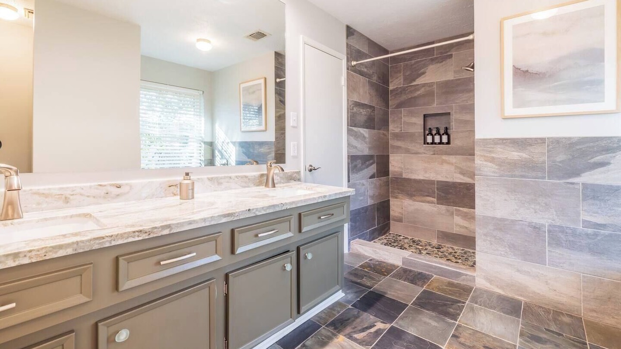Photo of Bathroom in Meadows Place