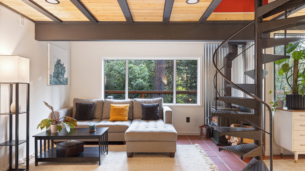 Photo of Livingroom in Nevada City