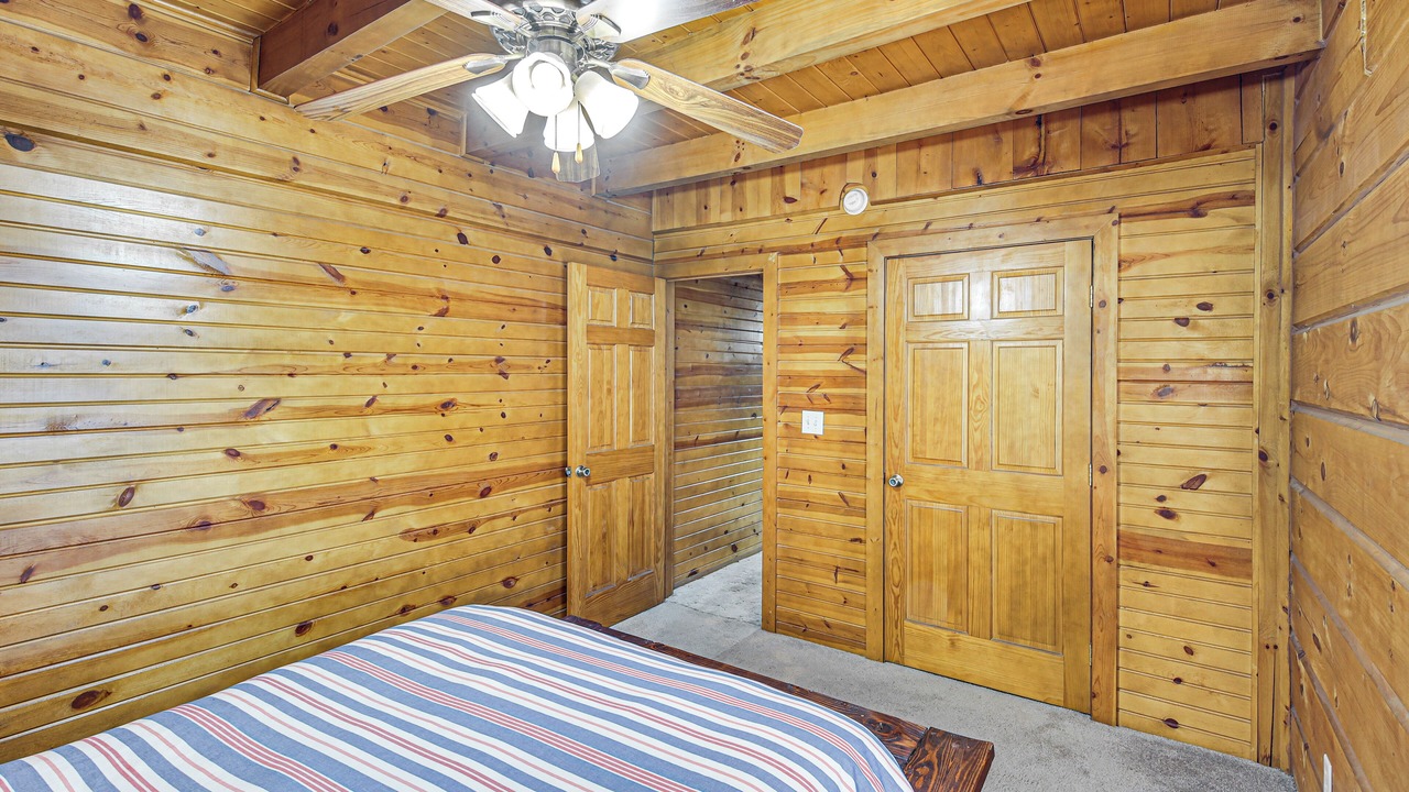 Photo of Bedroom in Dawes County