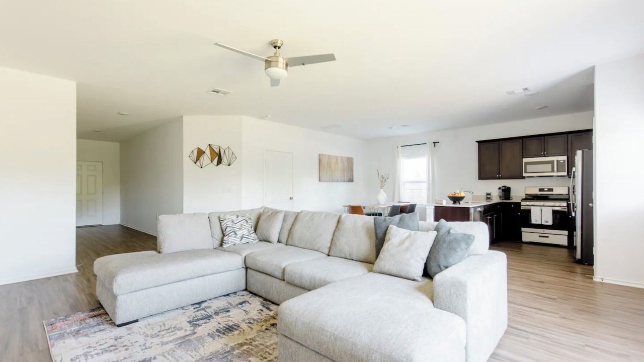 Photo of Livingroom in Pflugerville