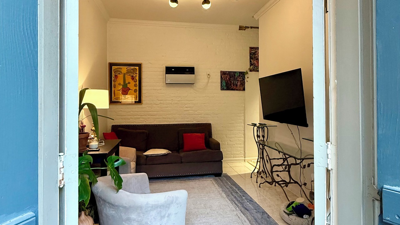 Photo of Livingroom in French Quarter