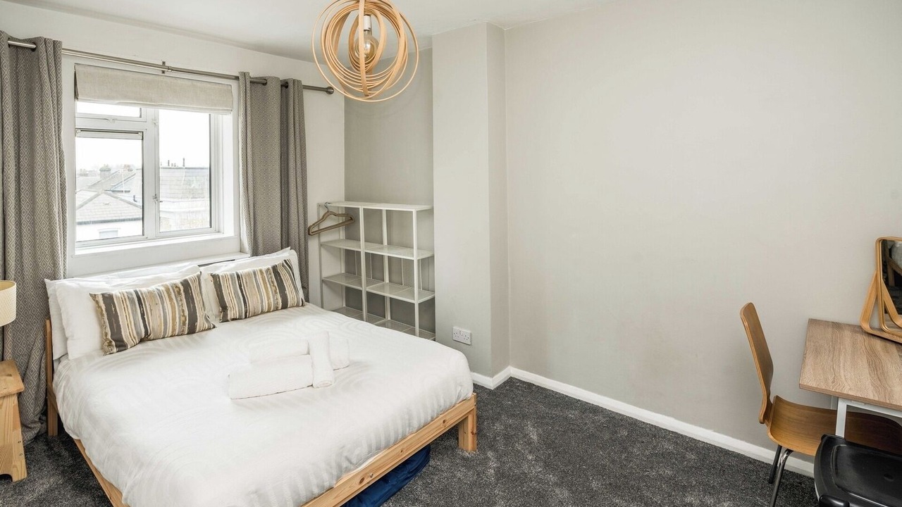Photo of Bedroom in Tottenham Hale