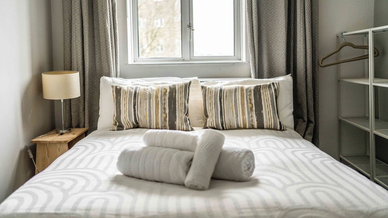 Photo of Bedroom in Tottenham Hale