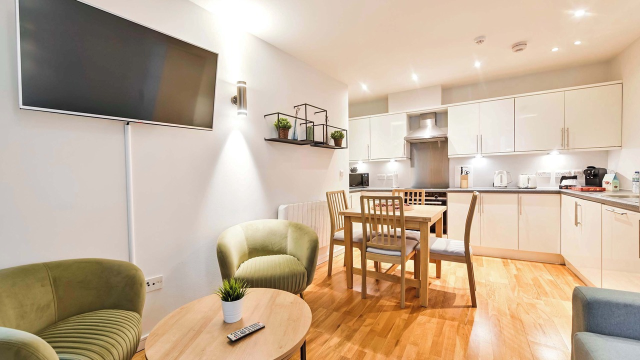 Photo of Others in Tower Hill