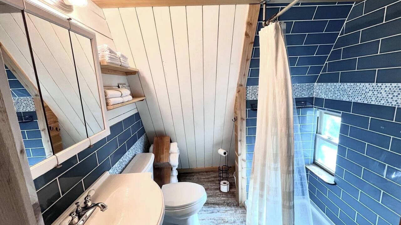Photo of Bathroom in Hoyt