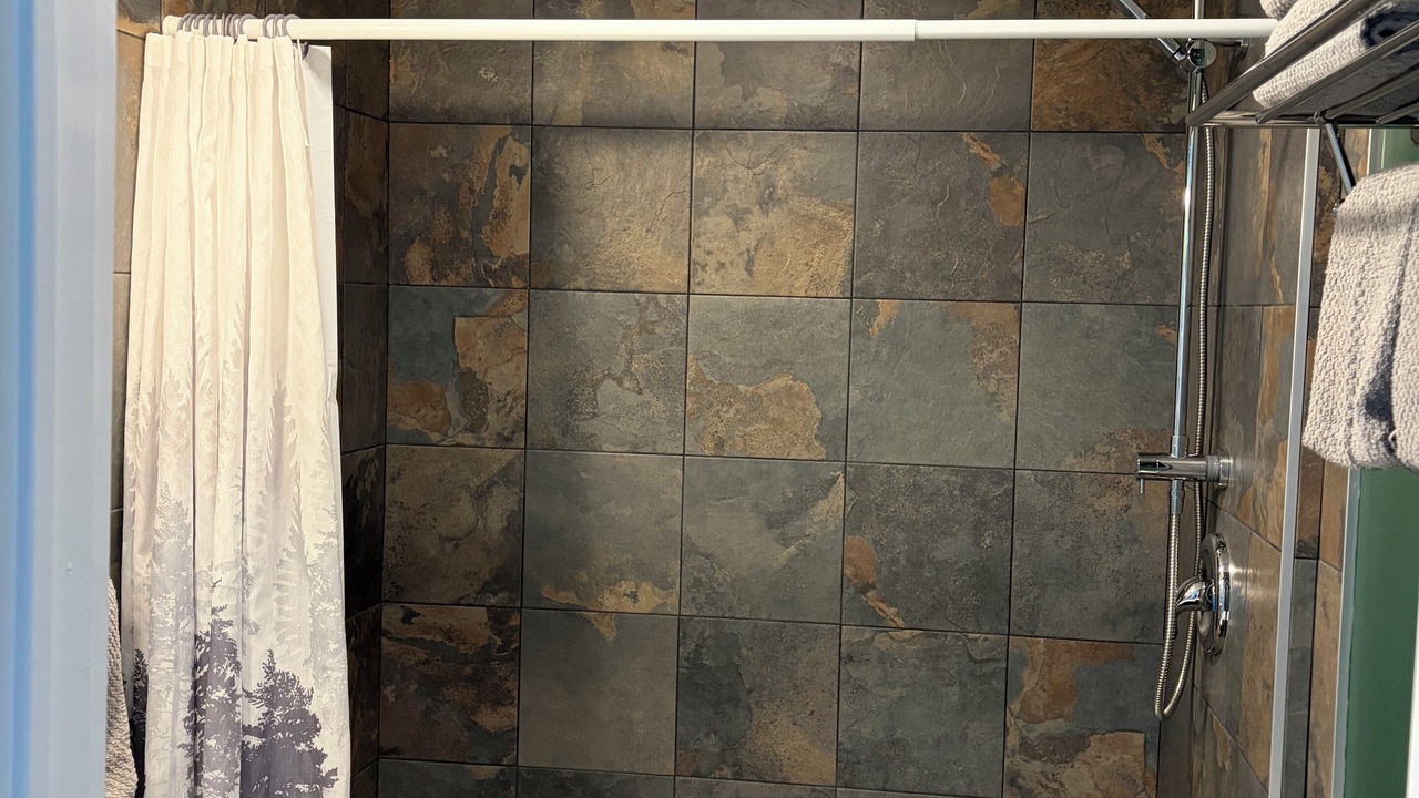 Photo of Bathroom in Alban