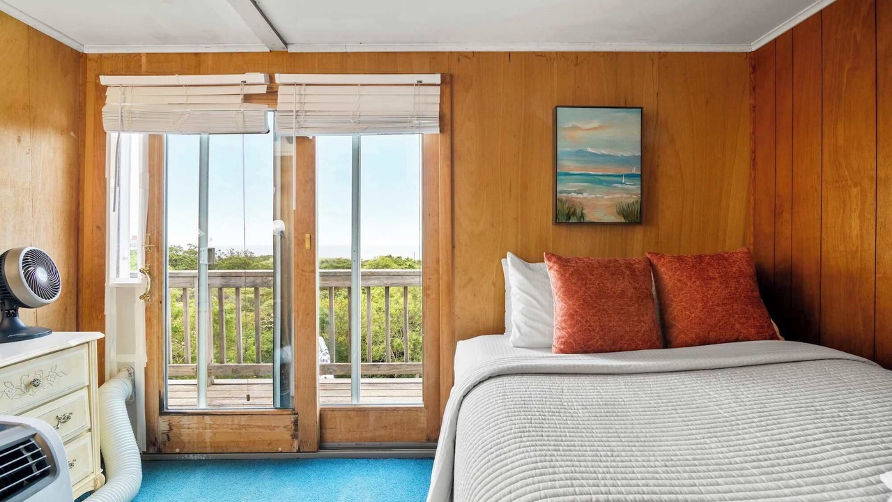 Photo of Bedroom in South Wellfleet