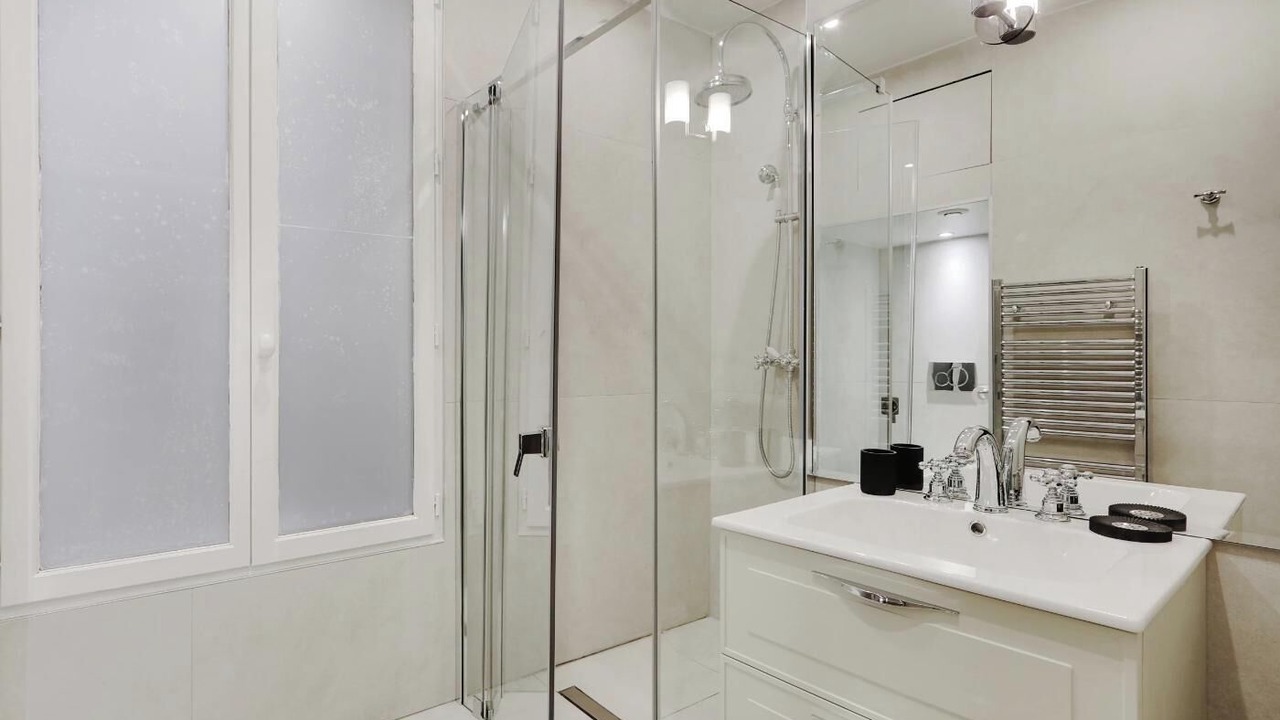 Photo of Bathroom in Arts-et-Metiers