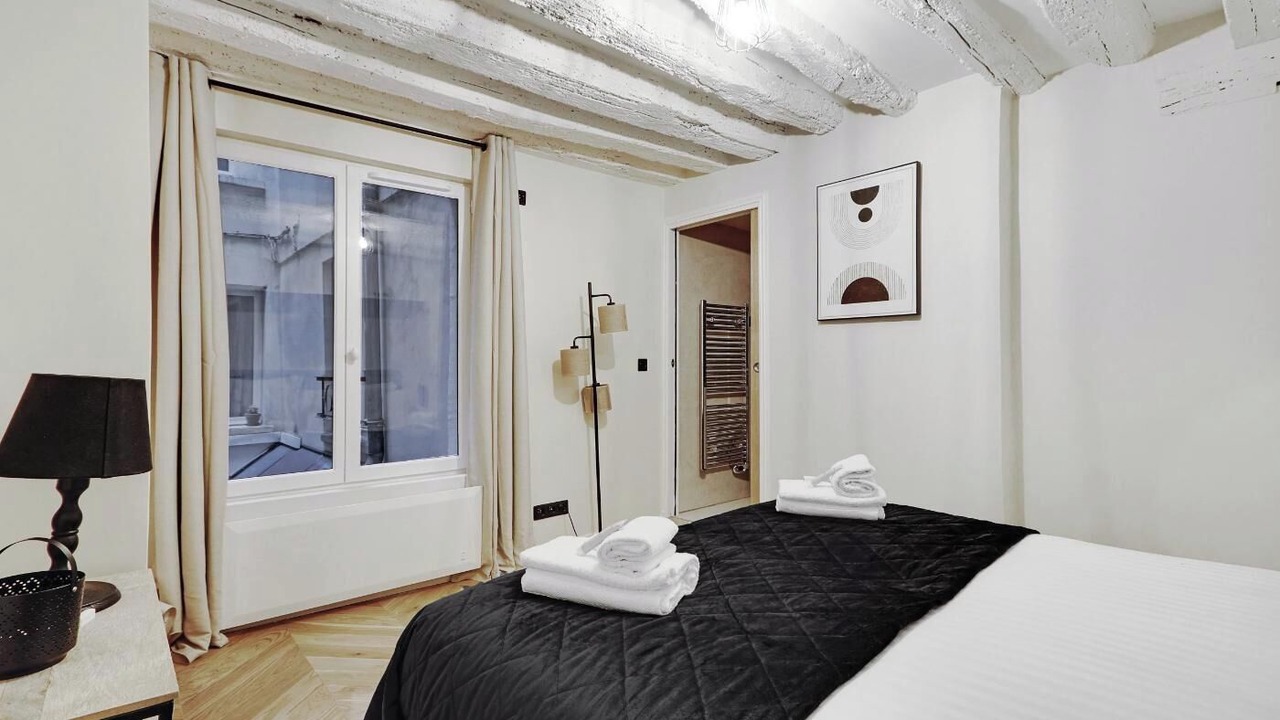 Photo of Bedroom in Arts-et-Metiers