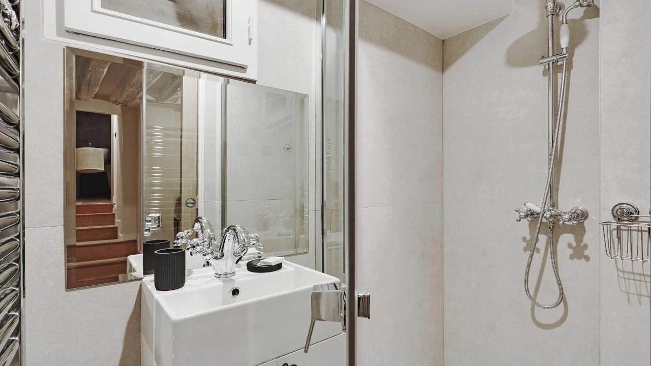 Photo of Bathroom in Arts-et-Metiers
