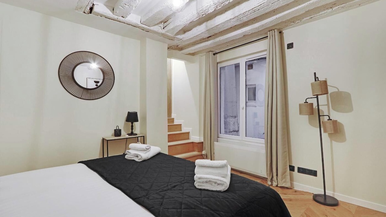 Photo of Bedroom in Arts-et-Metiers