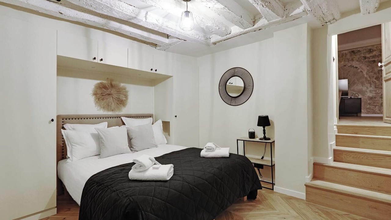 Photo of Bedroom in Arts-et-Metiers