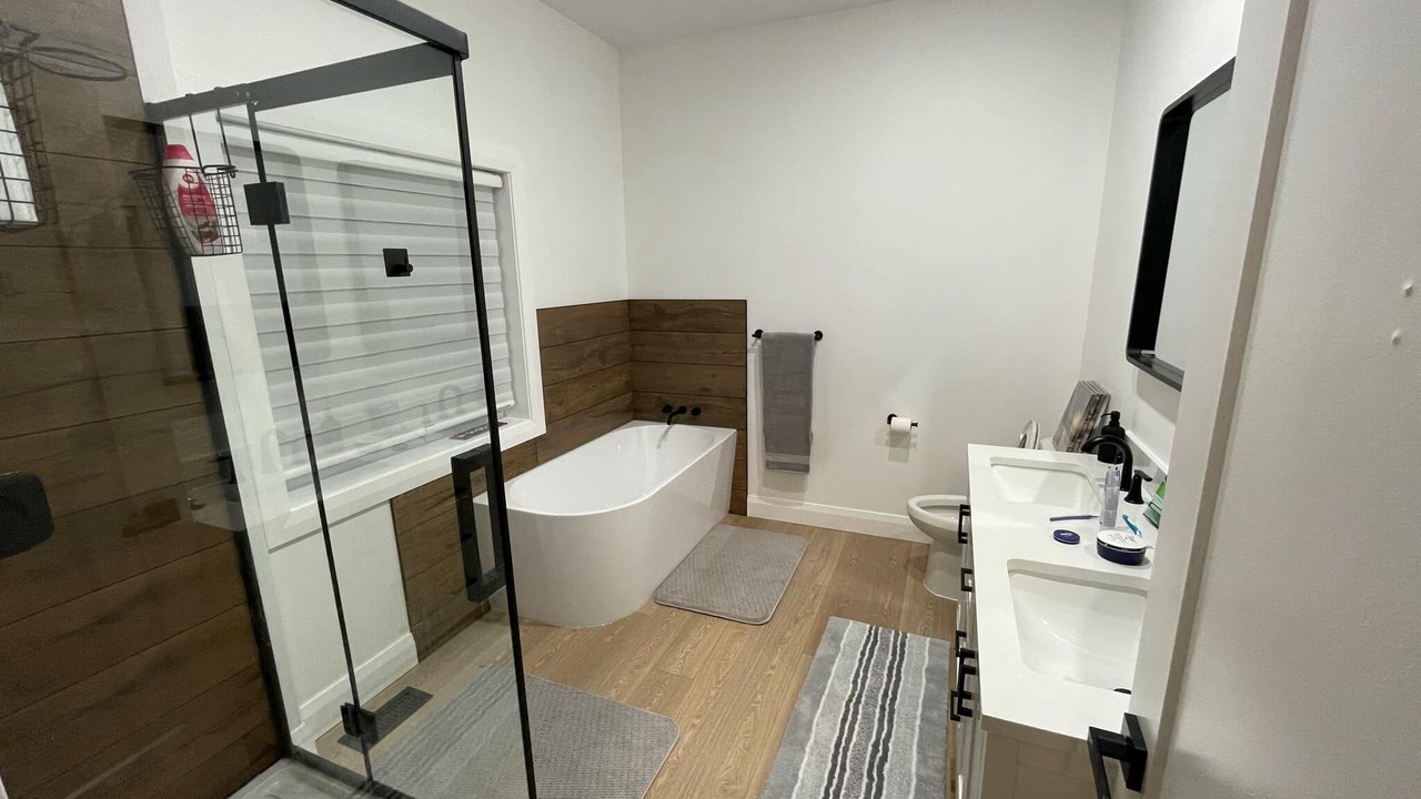 Photo of Bathroom in Calabogie