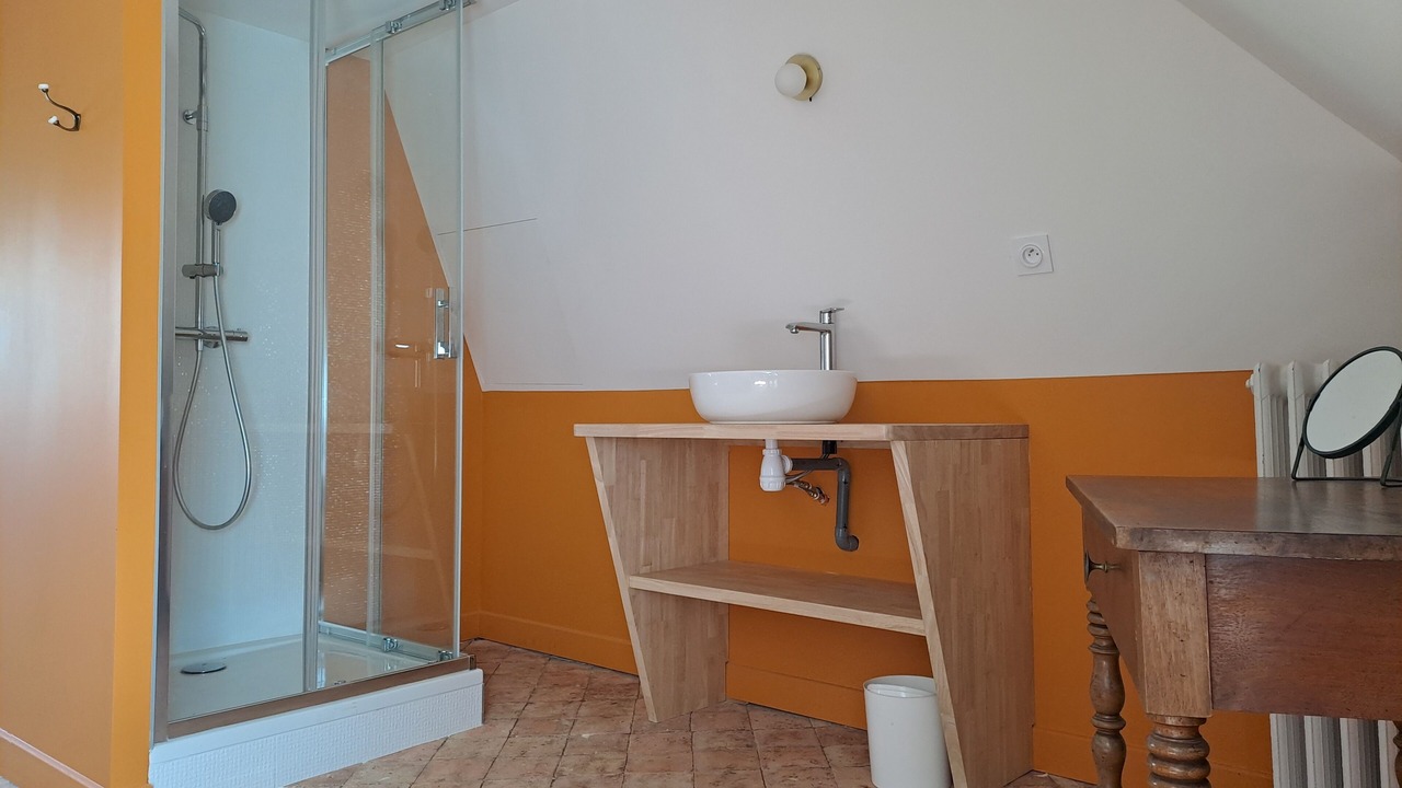 Photo of Bathroom in Villiers-Charlemagne