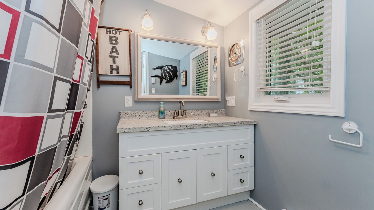 Photo of Bathroom in Colpoys Bay