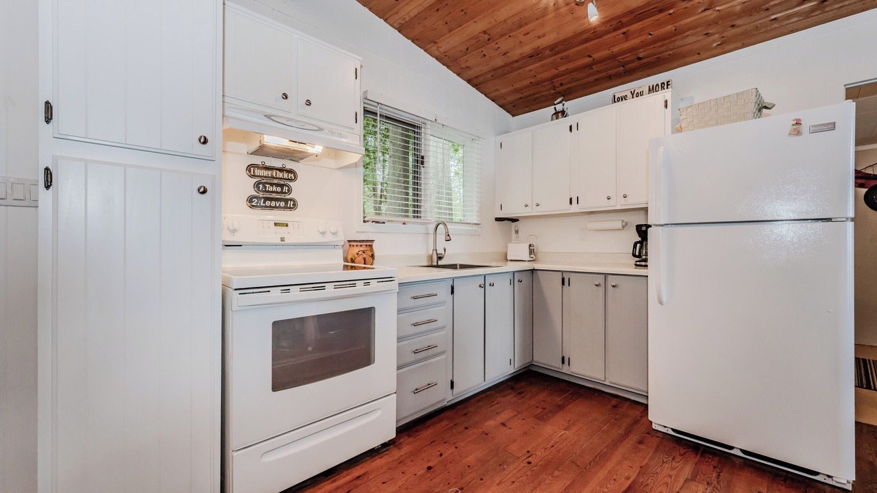 Photo of Kitchen in Colpoys Bay