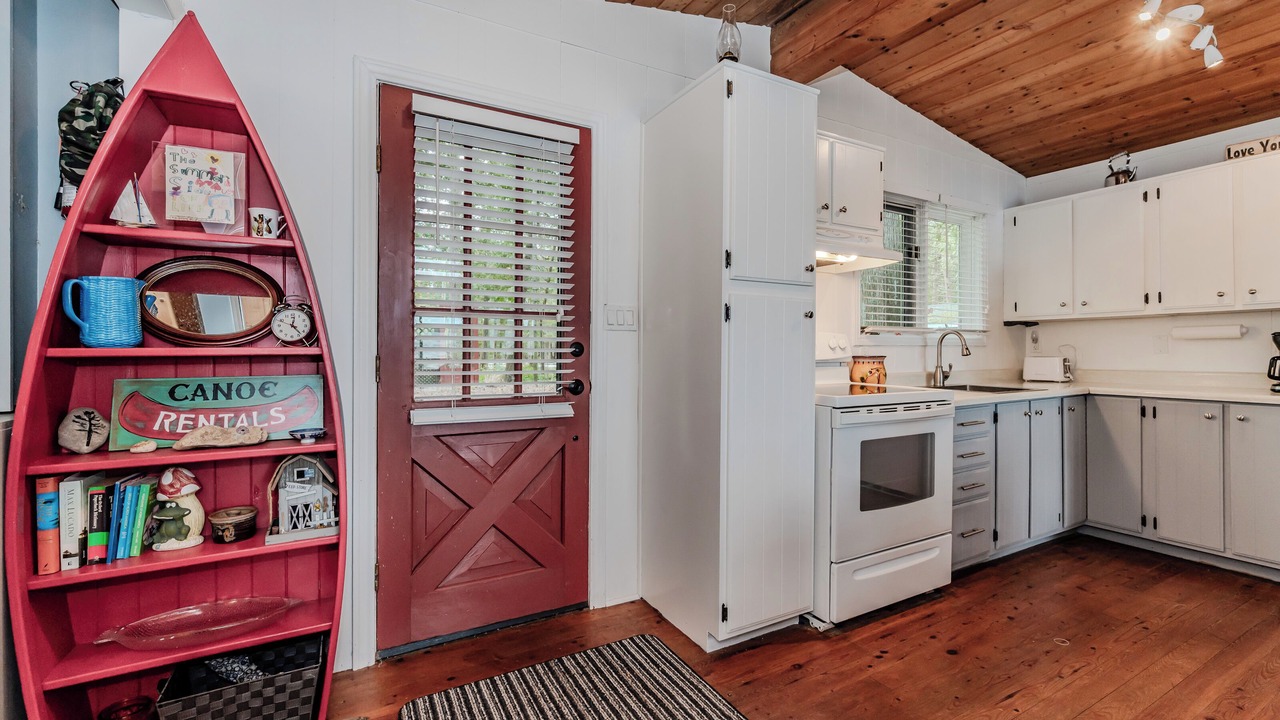 Photo of Kitchen in Colpoys Bay