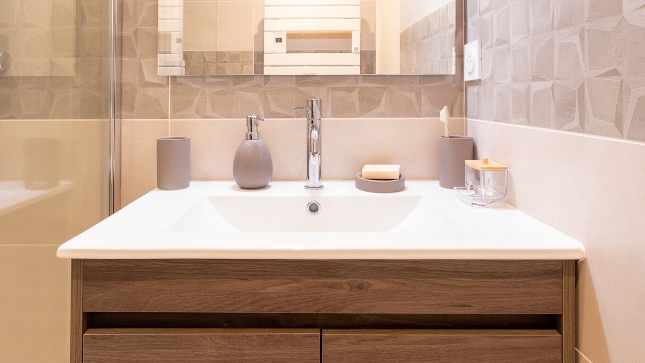 Photo of Bathroom in Saint-Aubin-d'Aubigne