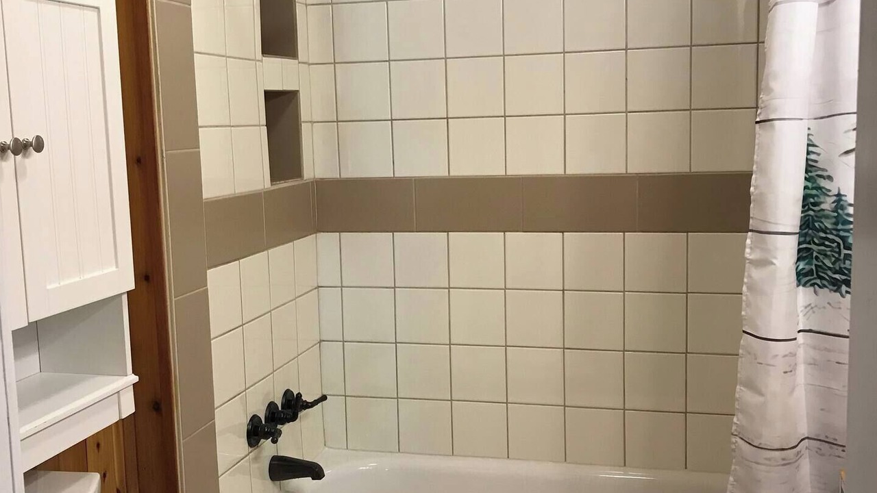 Photo of Bathroom in Alban